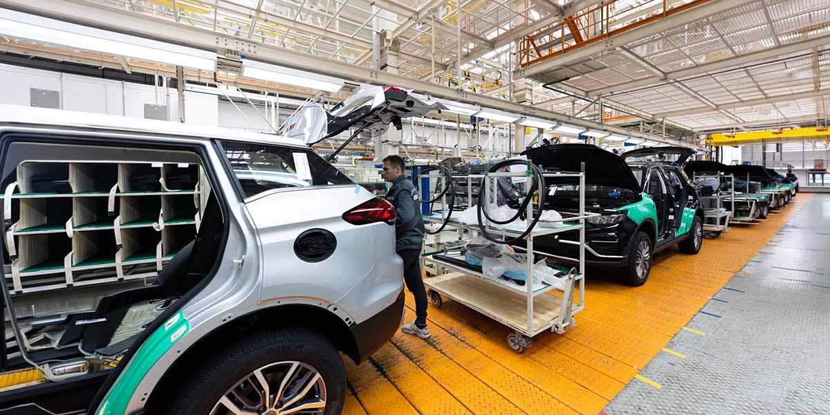 U.S. Automakers Accelerate Electric Vehicle Investments as Industry Prepares for the Next Generation of Transportation